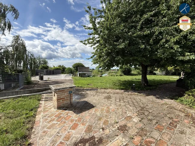 Garten mit Schwimmteich