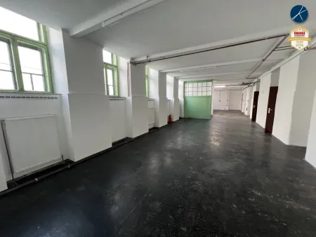 schöne Halle mit Gussasphalt