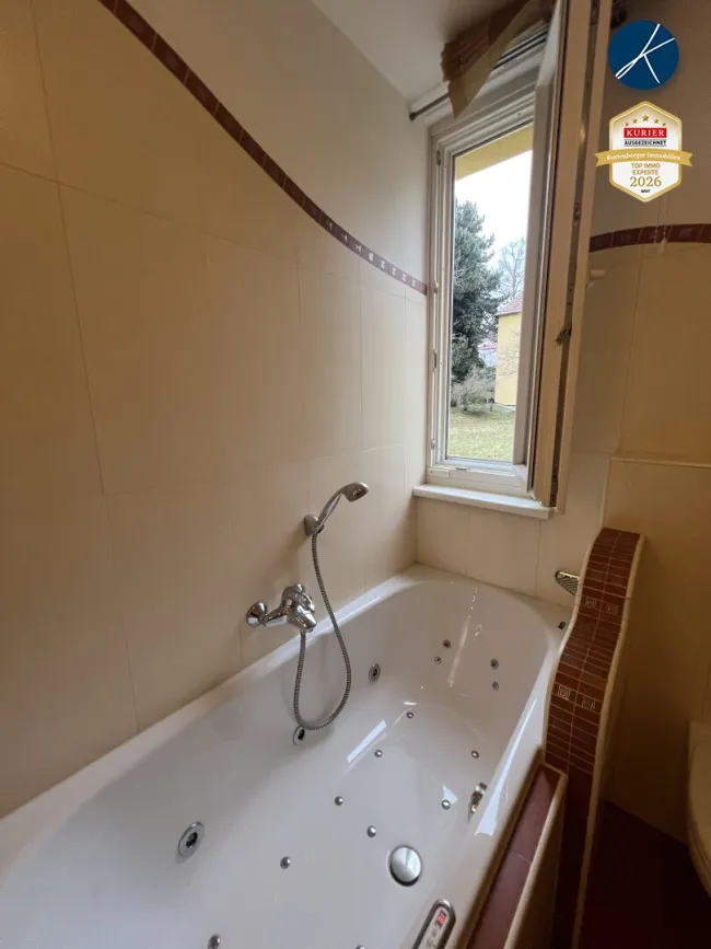 Wanne mit Massagedüsen
