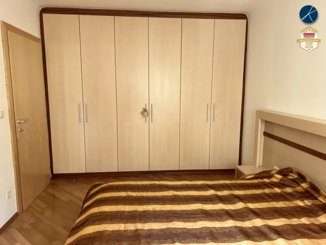 Schlafzimmer mit Einbauschrank