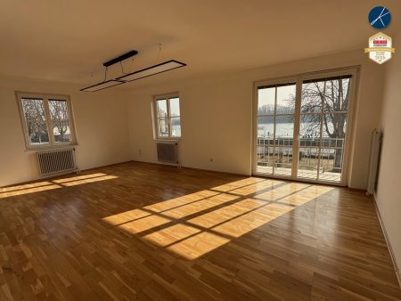 Großzügige 4er-WG nahe DPU mit sonnigem Balkon und Donaublick