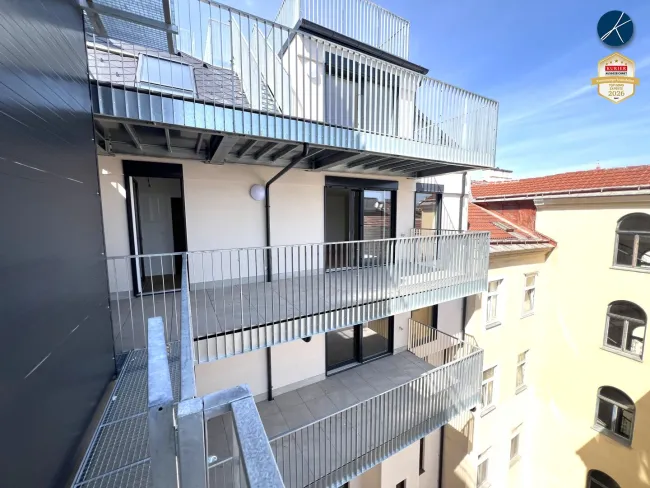 3 Balkone im Innenhof
