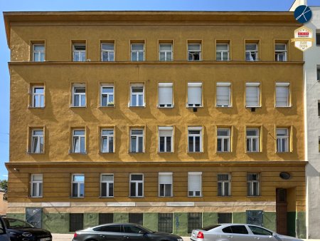 U1-Nähe: Mehrheitsanteil inkl. Rohdachboden mit Parkblick