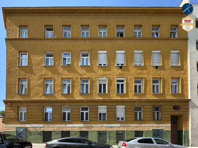 U1-Nähe: Mehrheitsanteil inkl. Rohdachboden mit Parkblick - Titelbild