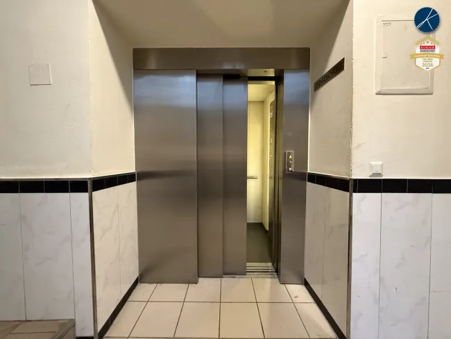 Moderner Personenlift