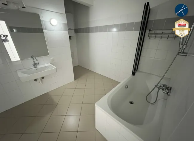 großes Badezimmer
