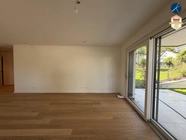 Wohnküche mit Ausgang in den Garten