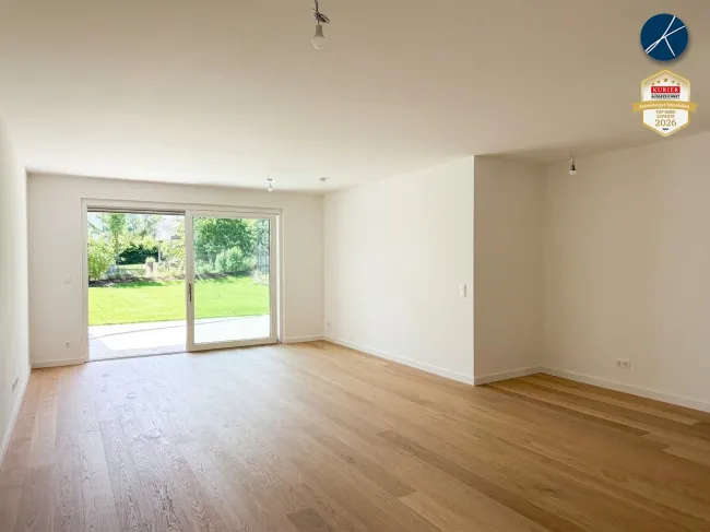 Wohnzimmer mit Ausgang zum Garten