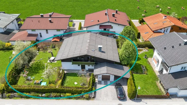Attraktives Wohnhaus mit zwei Einheiten in ruhiger Lage von Itter - Titelbild