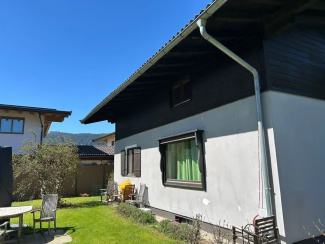 Attraktives Wohnhaus mit zwei Einheiten in ruhiger Lage von Itter - Bild