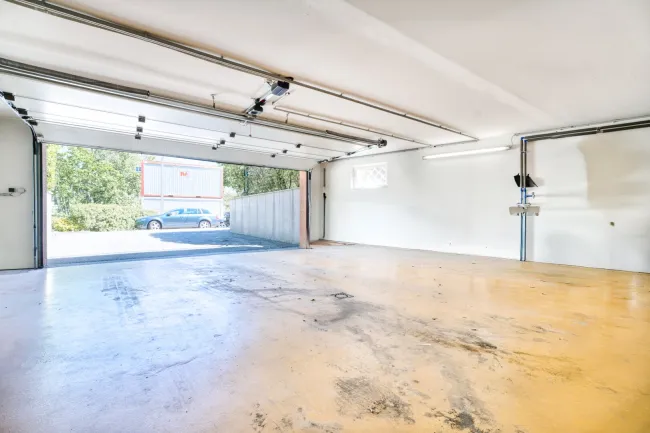 Garage für 2 -3  Autos
