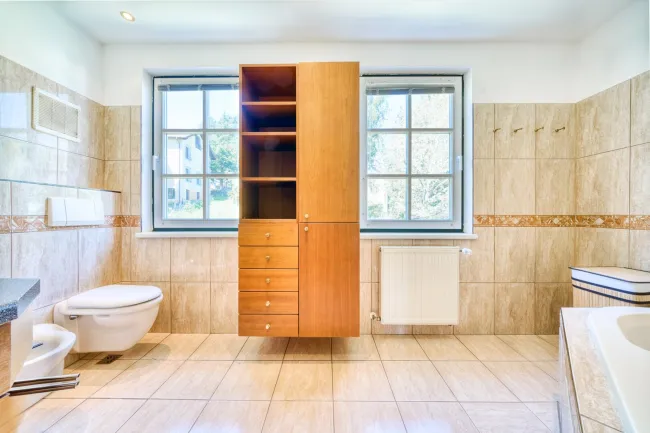 En Suite Bad zu Schlafzimmer 1