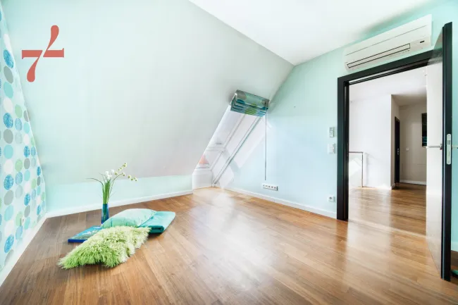 Room 4