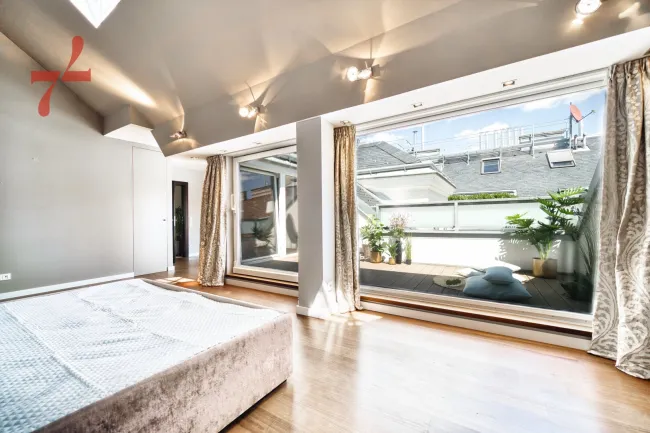 Room 1 - Living Room, Bedroom or Office