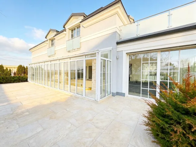 Luxusvilla mit eigenem Indoor-Pool - Top Location Wohnpark Fontana - Bild