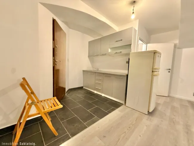 ATTRAKTIVE GEWERBEEINHEIT! - Vielseitig nutzbare Werkstattfläche mit Entwicklungspotenzial im 18. Bezirk Wiens mit ca. 80 m²! - Bild
