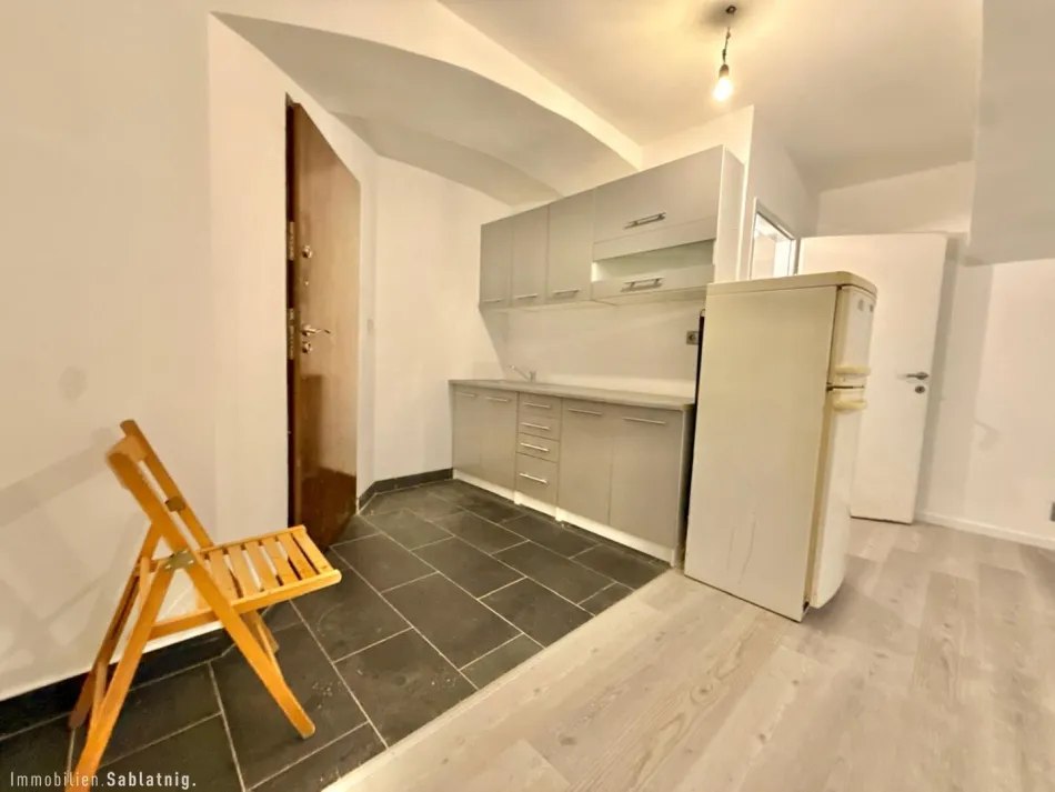 ATTRAKTIVE GEWERBEEINHEIT! - Vielseitig nutzbare Werkstattfläche mit Entwicklungspotenzial im 18. Bezirk Wiens mit ca. 80 m²! - Bild