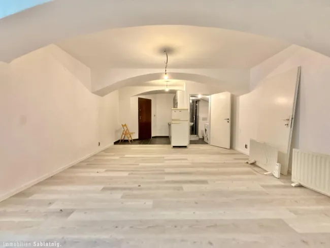 ATTRAKTIVE GEWERBEEINHEIT! - Vielseitig nutzbare Werkstattfläche mit Entwicklungspotenzial im 18. Bezirk Wiens mit ca. 80 m²! - Bild