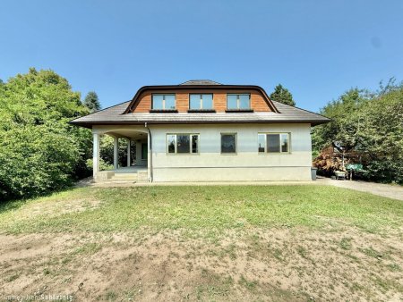 GROßZÜGIGES EINFAMILIENHAUS mit Garten, Terrasse & Garage in Mannersdorf a.d. March – Renovierungsprojekt!