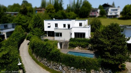 Exklusive Architektenvilla mit Pool & Wellness in privilegierter Aussichtslage von Graz-Waltendorf!