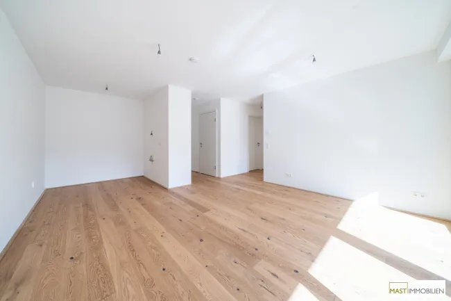 *7. Obergeschoss* Sofort beziehbare 2-Zimmer Wohnung mit Innenhofausrichtung - Bild