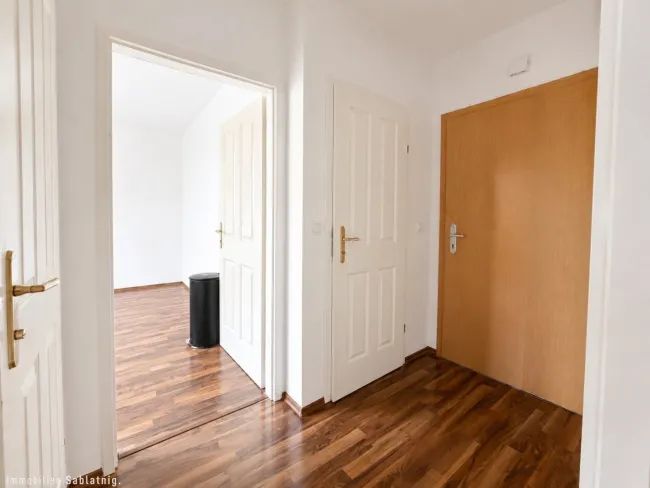 Charmante 2-Zi-Wohnung in Imbach mit Terrasse, Garage & moderner Einbauküche! - Bild