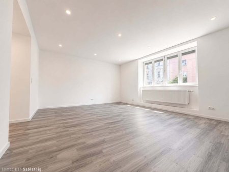 FAMILIENHIT! MODERN! GROßZÜGIG! Helle 5-Zi. Wohnung mit 2 Bädern, Aufzug & Einbauküche in 1210 Wien!