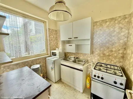 FERNBLICK RUHELAGE ERHOLUNG! Sanierungsbedürftige Eigentumswohnung mit Loggia, Balkon & optionalem Stellplatz in Semmering-Kurort!
