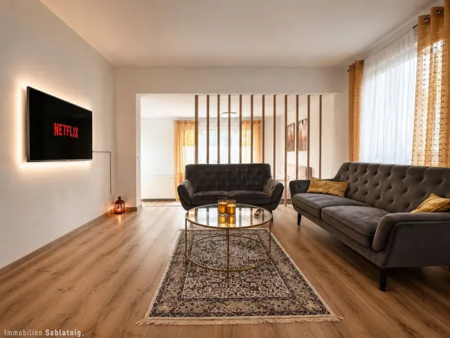 Moderne 2,5 Zi-Wohnung mit Garten, 2 Balkonen & Garage in 1230 Wien – top saniert! - Titelbild