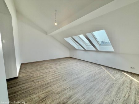 LICHT - RAUM - LEBEN! DACHGESCHOSSWOHNUNG mit Stadtblick in Top Lage!