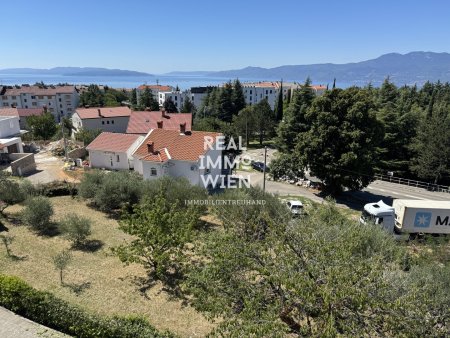 Exklusives Mehrfamilienhaus mit 4 modernen Wohneinheiten und Meerblick – zu verkaufen