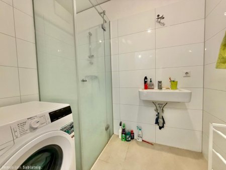 MODERNE 2-Zimmer-Wohnung in Klosterneuburg, neuwertig mit Loggia & Fußbodenheizung!