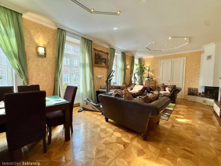 GROßZÜGIGE 4-ZIMMERWOHNUNG - mit 110m², Aufzug & EBK in 1100 Wien!