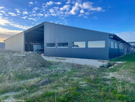 ENERGIEEFFIZIENTE GEWERBEHALLE MIT PV- flexibel und perfekt angebunden!