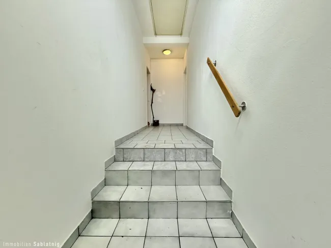 PERFEKTES ZUHAUSE IM HERZEN VON TRAISMAUER! Stilvoll renovierte 3-Zimmer-Wohnung! - Bild