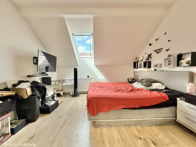 PERFEKTES ZUHAUSE IM HERZEN VON TRAISMAUER! Stilvoll renovierte 3-Zimmer-Wohnung! - Titelbild