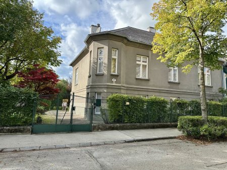 Traumhafte Villa in Baden: ca. 800 m² Grundstück, zentrumsnah, 200 m² mit erheblichem Ausbaupotenzial!