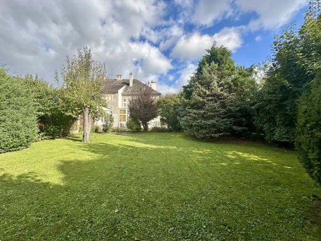 Traumhafte Villa in Baden: ca. 800 m² Grundstück, zentrumsnah, 200 m² mit erheblichem Ausbaupotenzial! - Bild