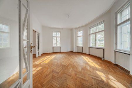 Altbauvilla mit Terrasse & Garten