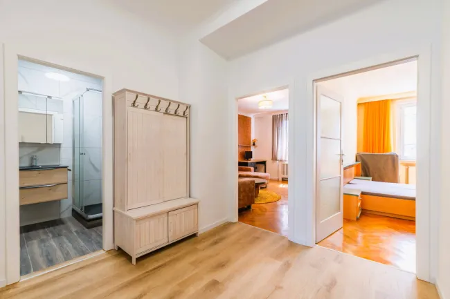 Charmante 2-Zimmer-Wohnung mit Balkon - Bild