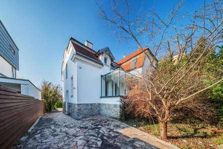 Gründerzeitvilla mit Erweiterungsbau & Pool