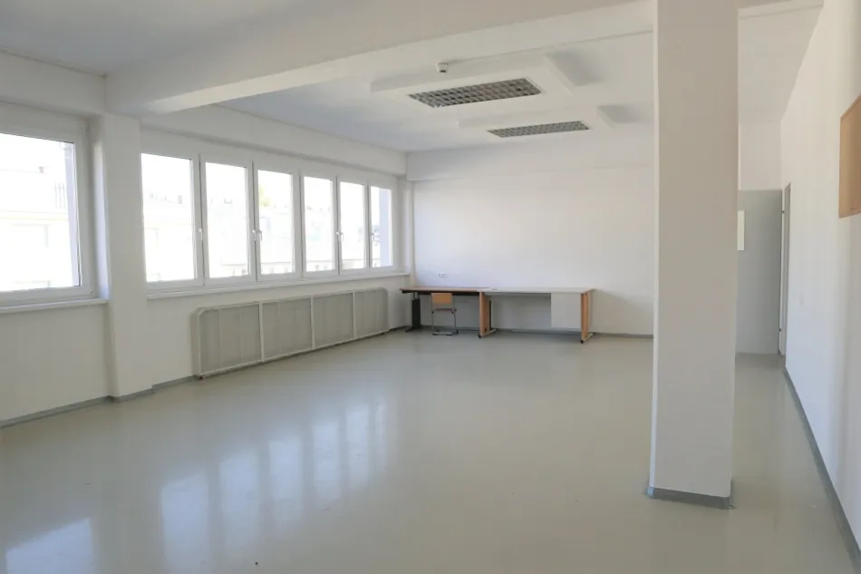Etagen in Bürohaus zu vermieten | Unbefristet - Bild