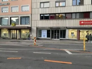 Großzügige Handelsfläche mit Lager am Boznerplatz zu vermieten - Titelbild