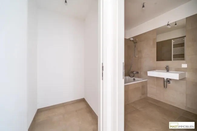 *Hauptbahnhof* 2-Zimmer Wohnung sofort beziehbar! - Bild