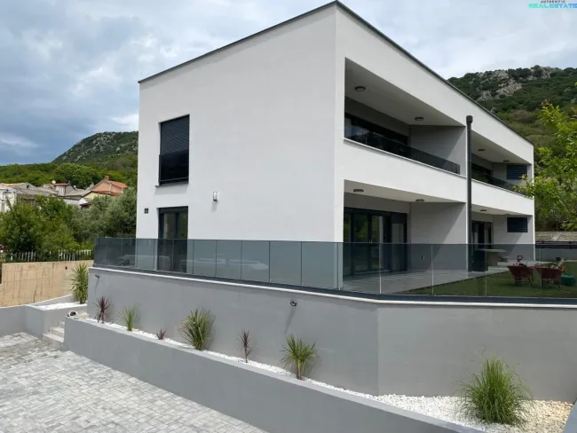 Luxus auf der Insel Krk | Moderne 3-Zi-Wohnung mit Südbalkon & 2 Stellplätzen – Erstbezug! - Titelbild