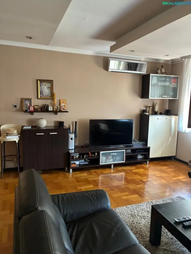 Große 4-Zi-Wohnung mit 2 Balkonen in Banja Luka – Top Lage - Titelbild