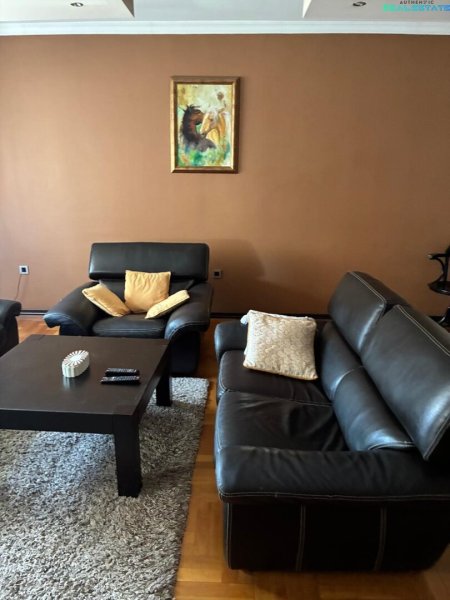 Große 4-Zi-Wohnung mit 2 Balkonen in Banja Luka – Top Lage