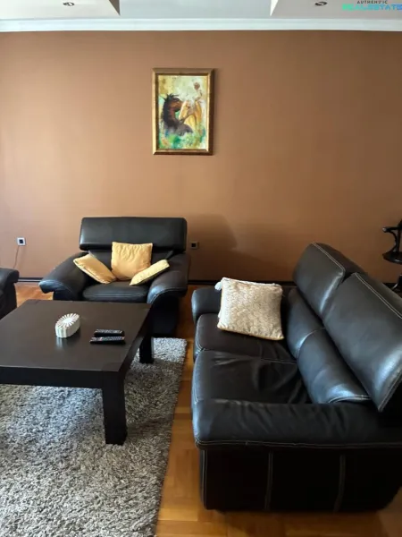 Große 4-Zi-Wohnung mit 2 Balkonen in Banja Luka – Top Lage