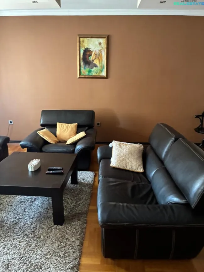 Große 4-Zi-Wohnung mit 2 Balkonen in Banja Luka – Top Lage - Bild