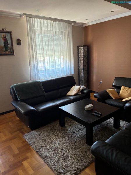 Große 4-Zi-Wohnung mit 2 Balkonen in Banja Luka – Top Lage